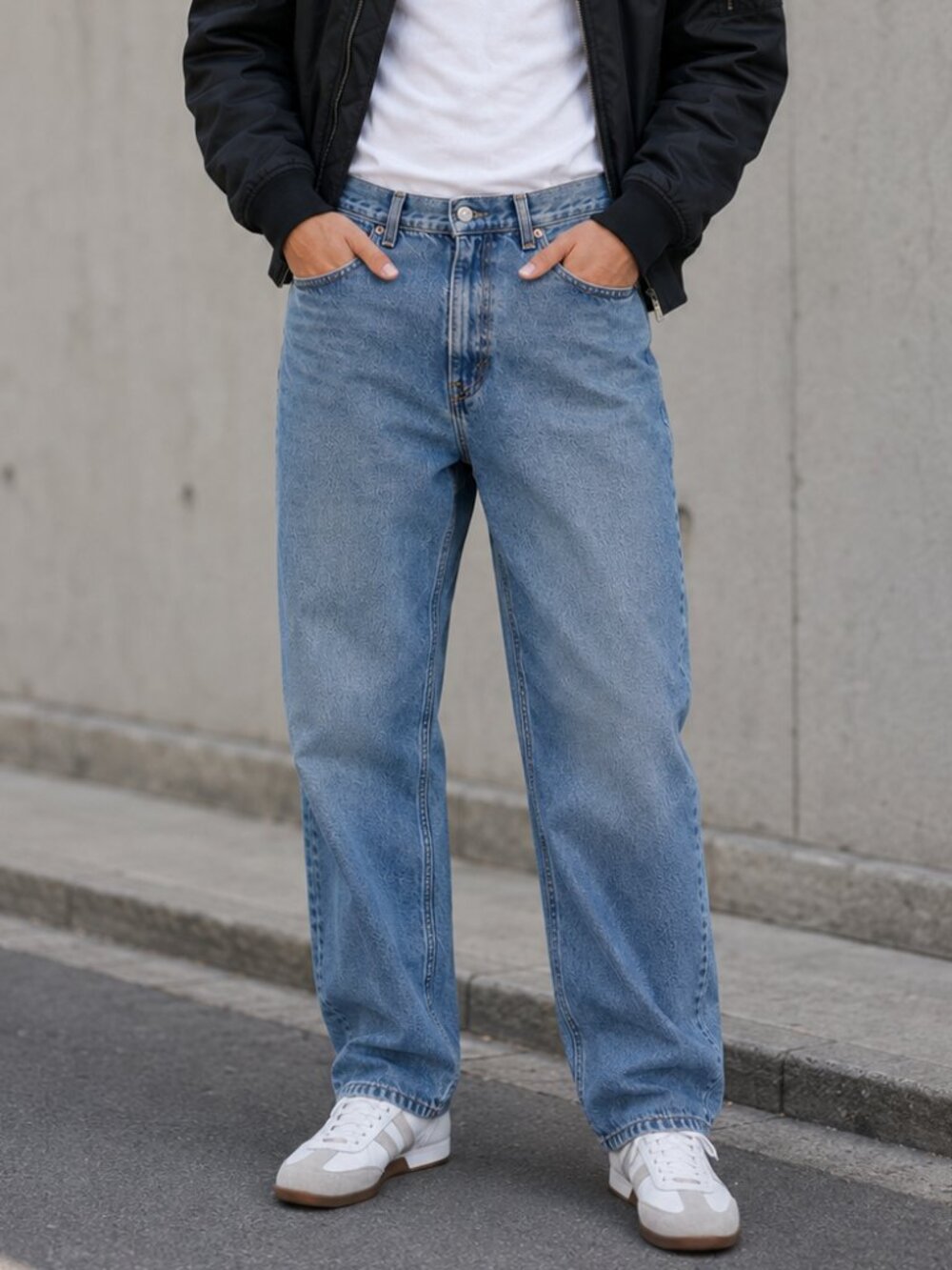 Vintage Y2K Levi’s 560 Jeans Tapered Baggy Light Wash Size 31